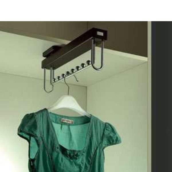 رگال سقفی ریلی داخل کمد لباس رنگ مشکی فانتونی