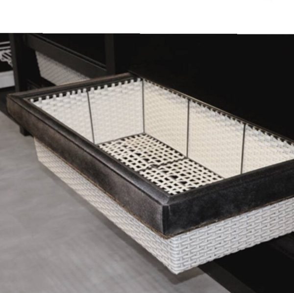 سبد حصیری ریلی داخل کمد لباس رنگ مخمل مشکی فانتونی